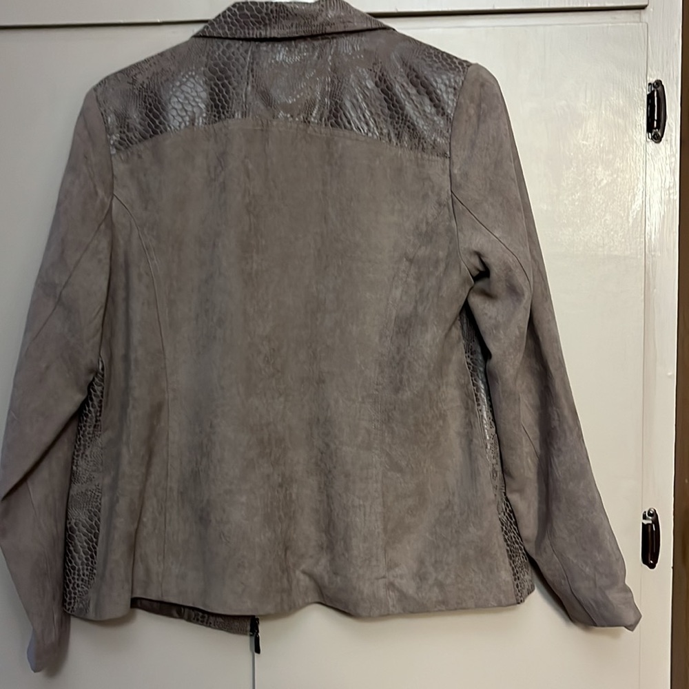 Tan jacket - Picture 2 of 3